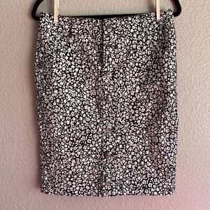 Sabrina Lauren Black & White Floral Button-Front Skirt – Size 10